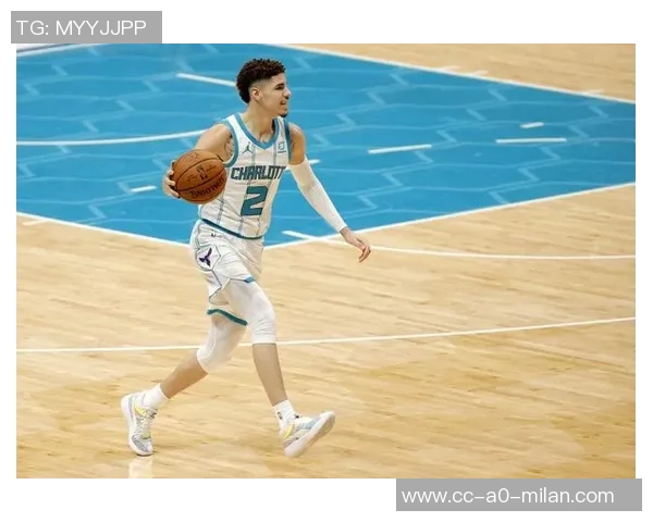 拉梅洛鲍尔表现平平14投5中贡献11分7篮板7助攻三分球命中率不佳